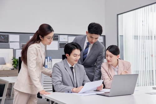 变革管理培训新范式：领变变革促成融合科特理论与实战模拟